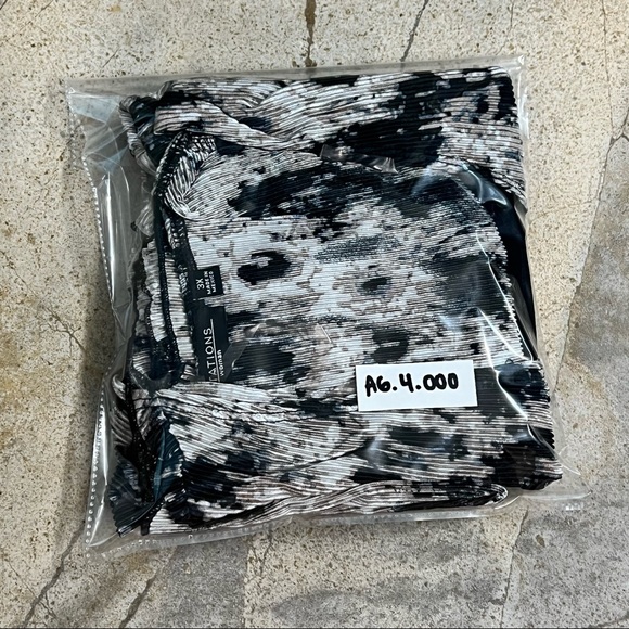 Notations Plus-Size  Mock 2-Piece Top Size 3X - Picture 10 of 10